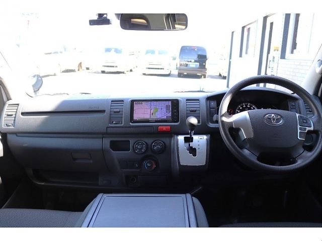 TOYOTA HIACE VAN 1.25T 2WD 2021 Image 31