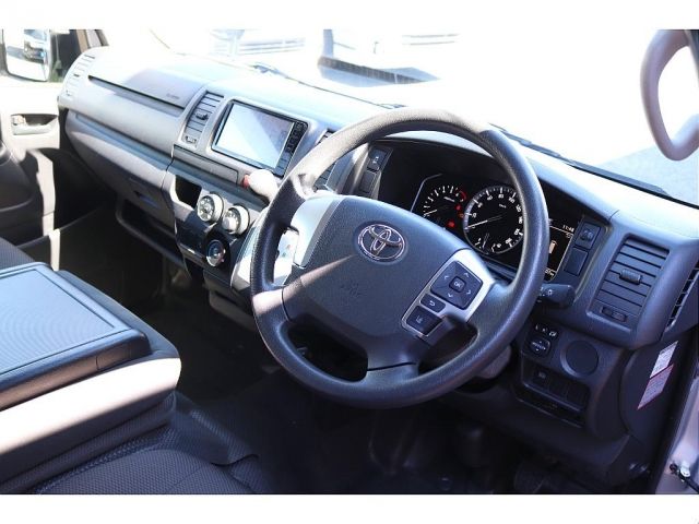 TOYOTA HIACE VAN 1.25T 2WD 2021 Image 31