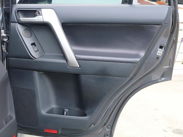 TOYOTA LANDCRUISER PRADO 2021 Image 31