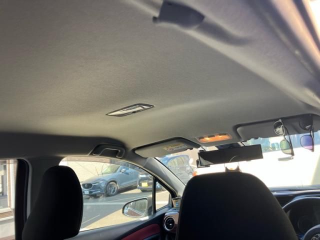 TOYOTA VITZ 2018 Image 31