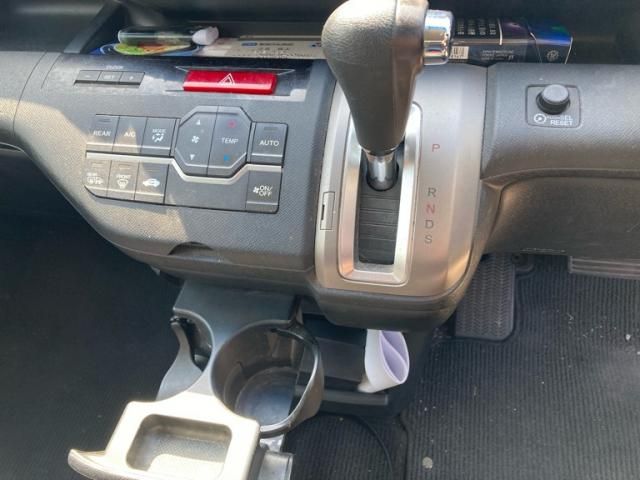 HONDA STEPWAGON SPADA 2010 Image 31