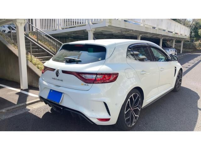 RENAULT MEGANE HATCH 2019 Image 31