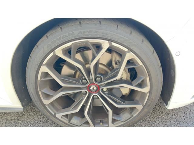 RENAULT MEGANE HATCH 2019 Image 31