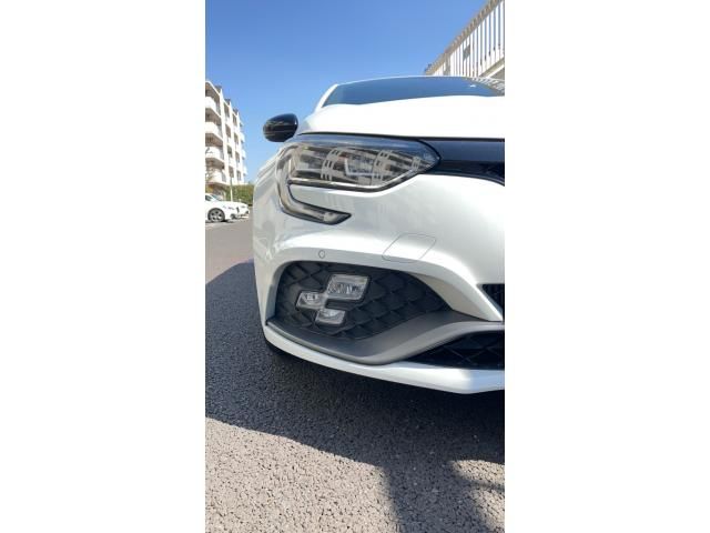 RENAULT MEGANE HATCH 2019 Image 31
