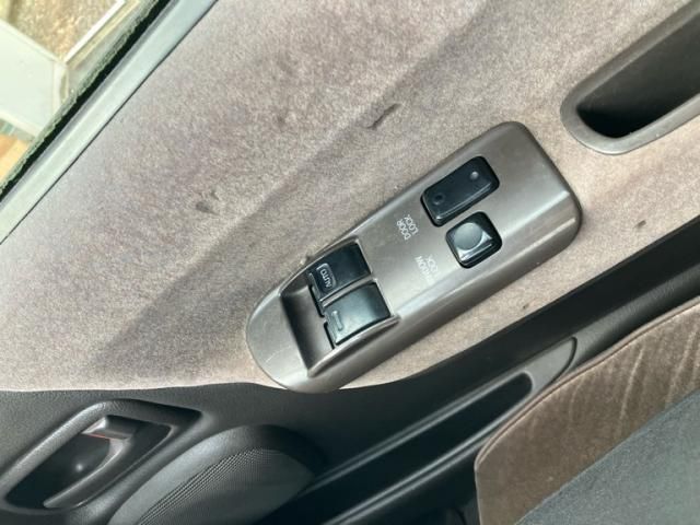 TOYOTA HIACE WAGON 4WD 1997 Image 31