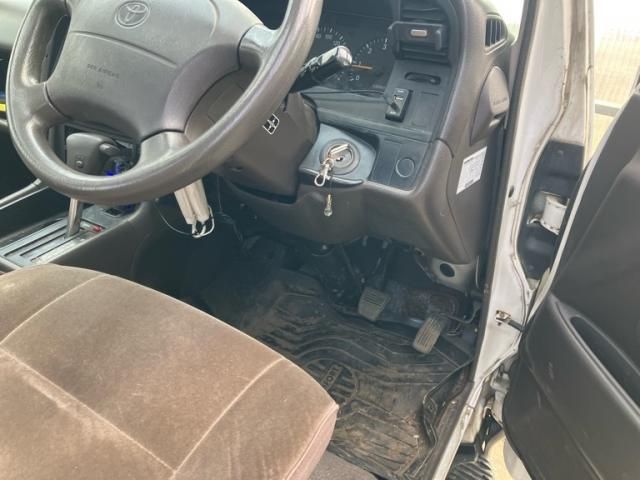 TOYOTA HIACE WAGON 4WD 1997 Image 31