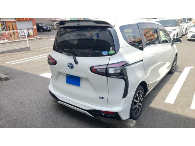 TOYOTA SIENTA HYBRID 2018 Image 31
