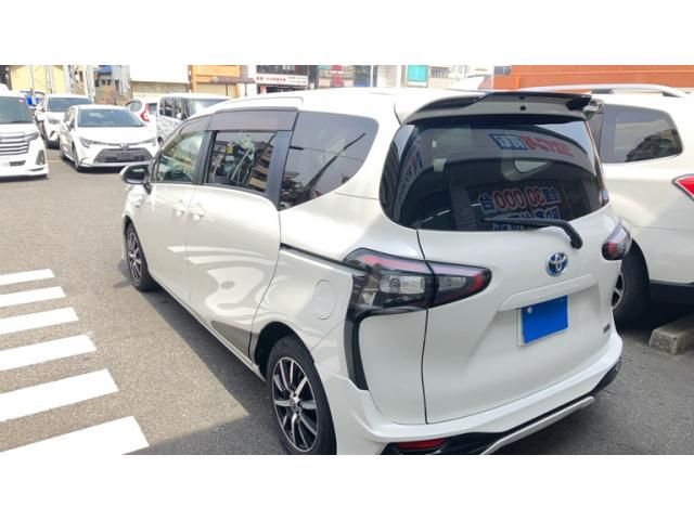 TOYOTA SIENTA HYBRID 2018 Image 31
