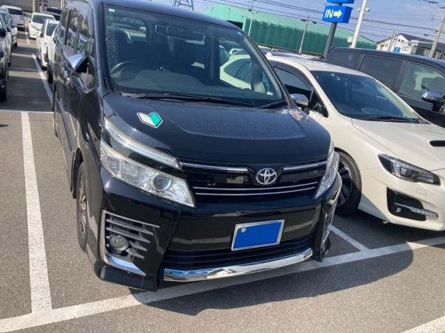TOYOTA VOXY 2015 Image 31