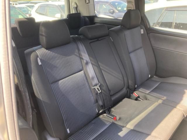 TOYOTA VOXY 2015 Image 31