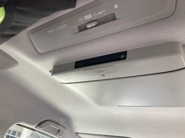 TOYOTA VOXY 2015 Image 31