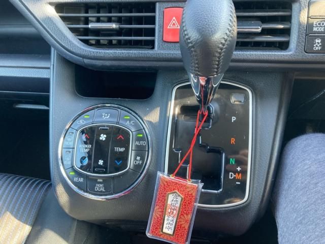 TOYOTA VOXY 2015 Image 31