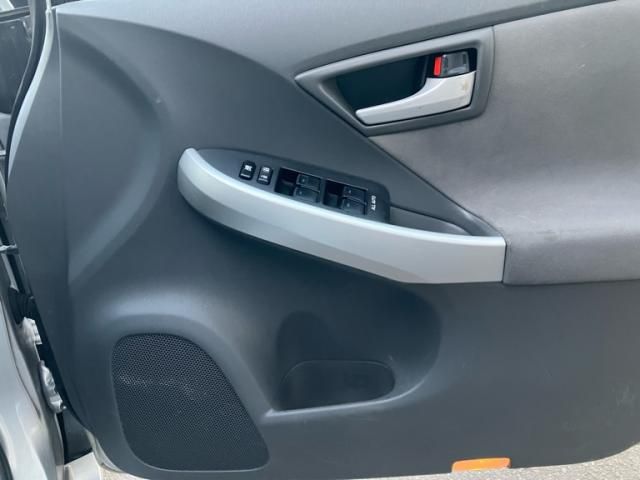 TOYOTA PRIUS 2010 Image 31