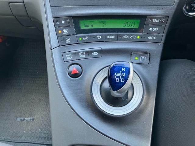 TOYOTA PRIUS 2010 Image 31