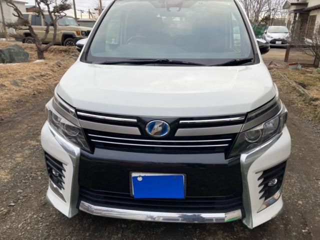 TOYOTA VOXY HYBRID 2017 Image 31