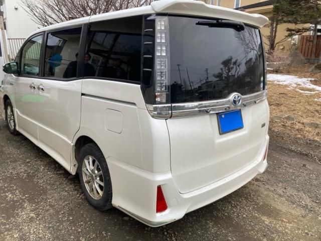 TOYOTA VOXY HYBRID 2017 Image 31