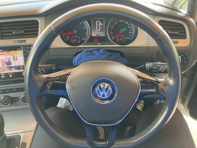 VOLKSWAGEN GOLF VARI 2015 Image 31