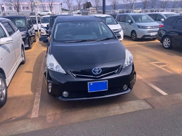 TOYOTA PRIUS ALPHA 2011 Image 31