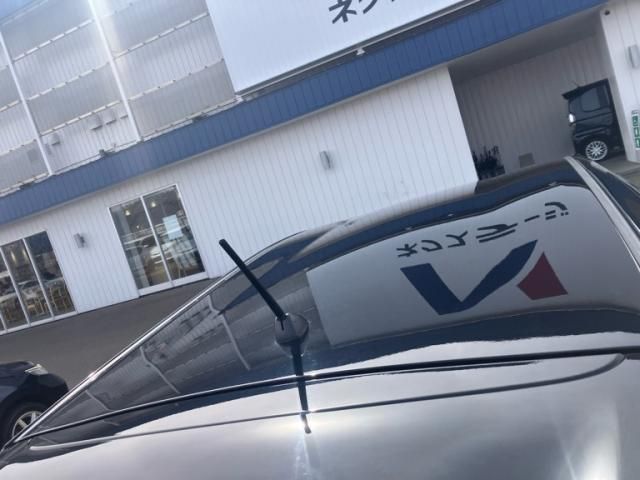 TOYOTA PRIUS ALPHA 2011 Image 31