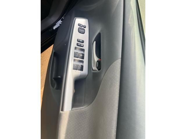 TOYOTA PRIUS ALPHA 2011 Image 31