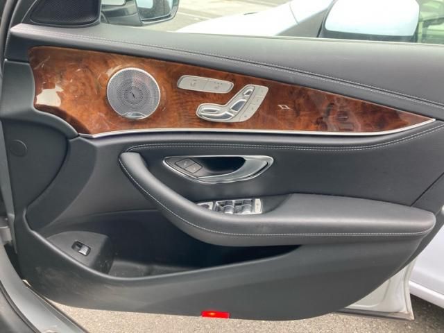 MERCEDES BENZ E CLAS 2017 Image 31