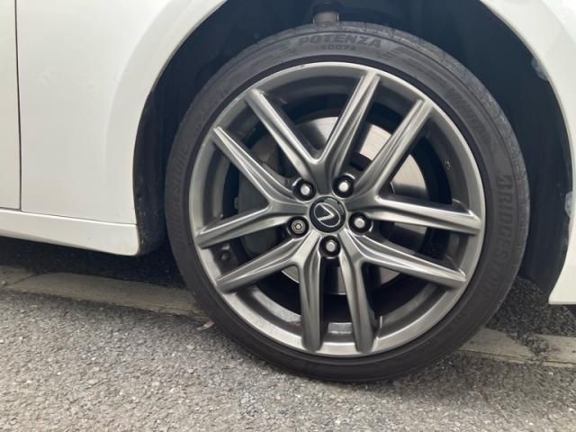 TOYOTA LEXUS IS350 2017 Image 31