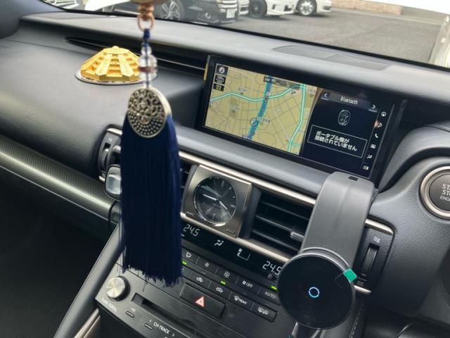 TOYOTA LEXUS IS350 2017 Image 31