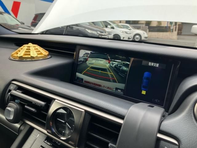 TOYOTA LEXUS IS350 2017 Image 31