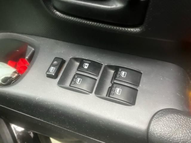 TOYOTA BB 2014 Image 31