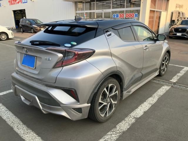 TOYOTA C-HR 2018 Image 31
