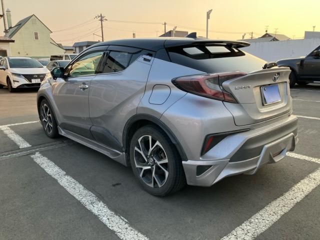 TOYOTA C-HR 2018 Image 31