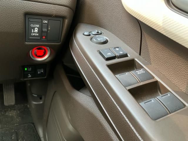 HONDA N BOX 4WD 2022 Image 31