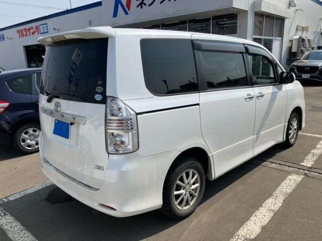 TOYOTA VOXY 4WD 2010 Image 31