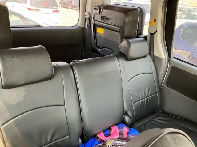 TOYOTA VOXY 4WD 2010 Image 31