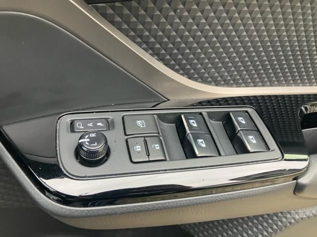 TOYOTA C-HR 2019 Image 31