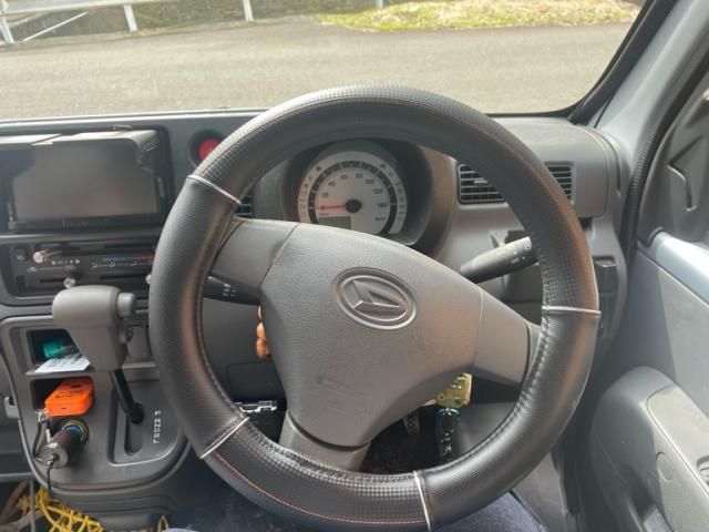 DAIHATSU HIJET CARGO 4WD 2012 Image 31