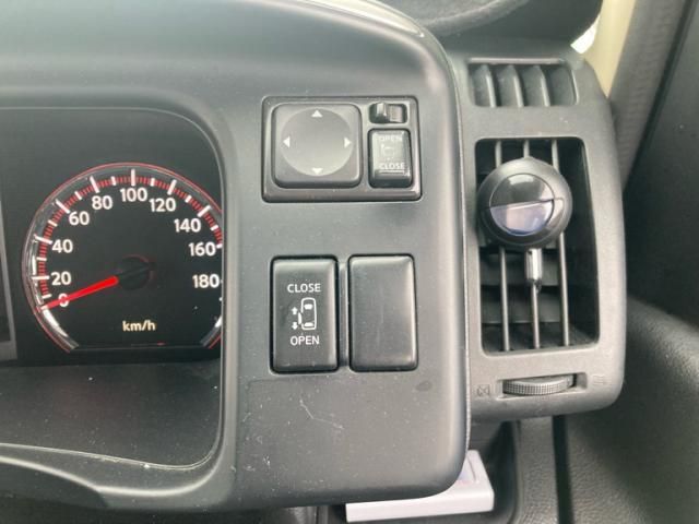 NISSAN SERENA  WG 2010 Image 31