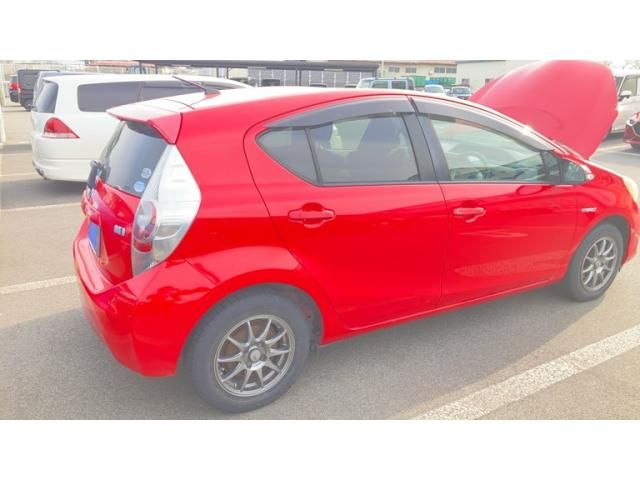 TOYOTA AQUA 2012 Image 31