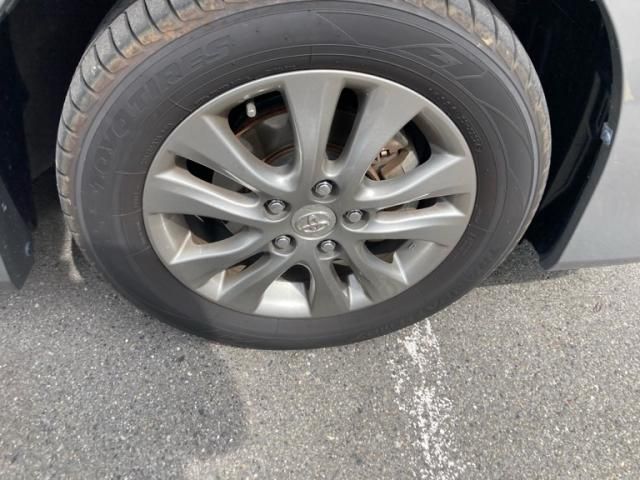 TOYOTA VOXY 2012 Image 31