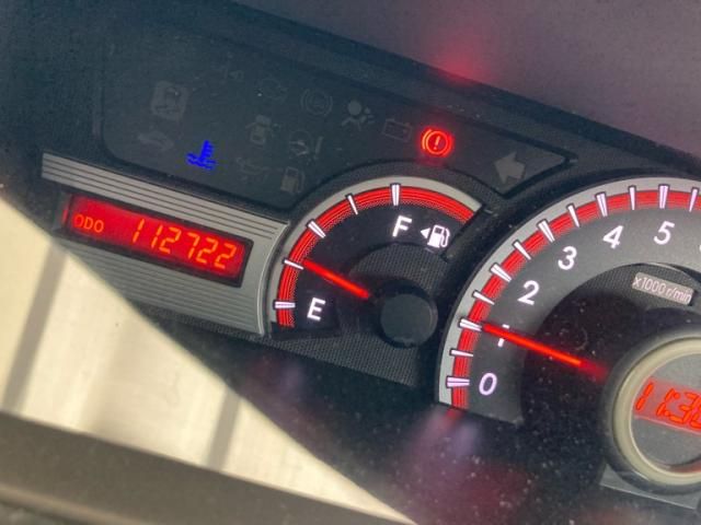 TOYOTA VOXY 2012 Image 31