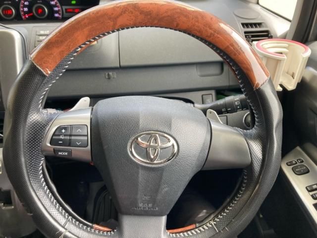 TOYOTA VOXY 2012 Image 31