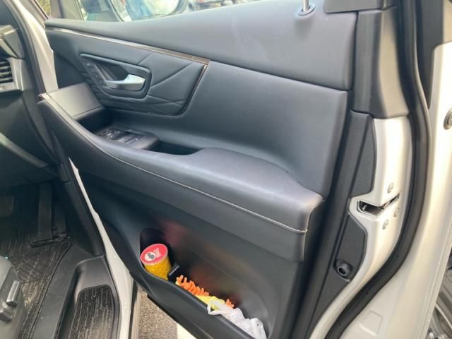 TOYOTA ALPHARD HYBRID 4WD 2023 Image 31