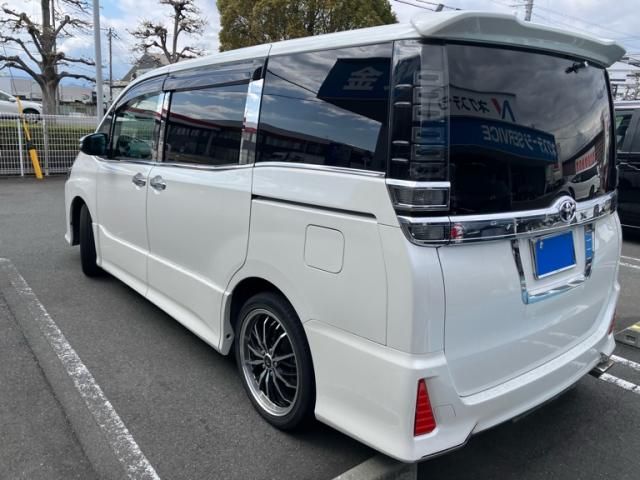 TOYOTA VOXY 2018 Image 31
