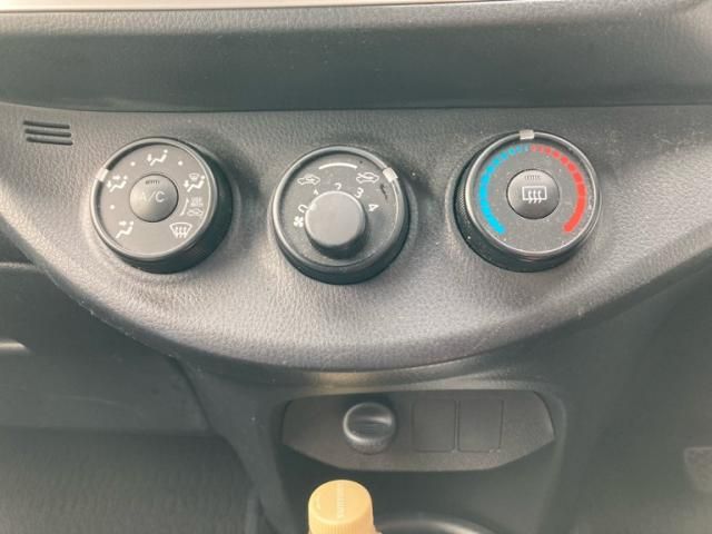 TOYOTA VITZ 2015 Image 31