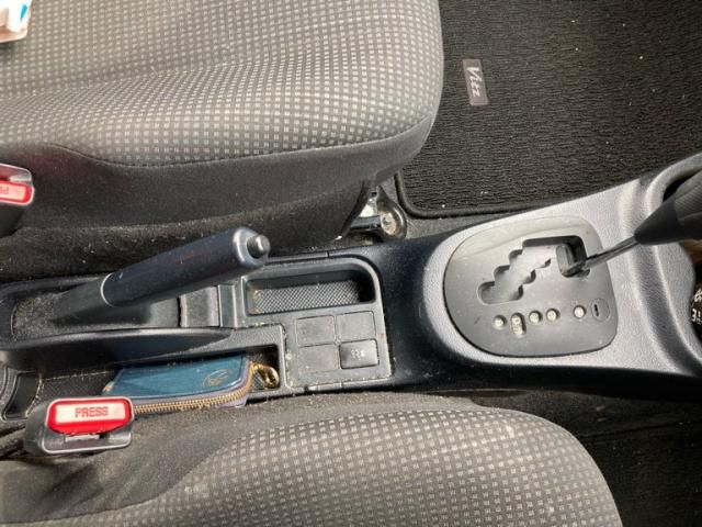 TOYOTA VITZ 2015 Image 31