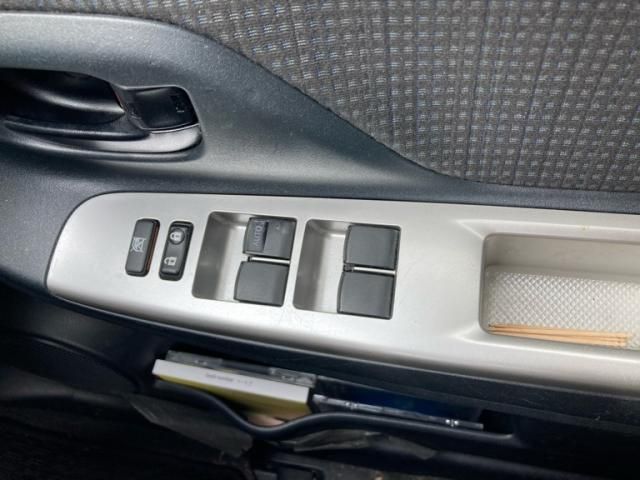 TOYOTA VITZ 2015 Image 31