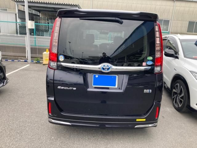 TOYOTA ESQUIRE HYBRID 2015 Image 31