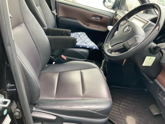 TOYOTA ESQUIRE HYBRID 2015 Image 31