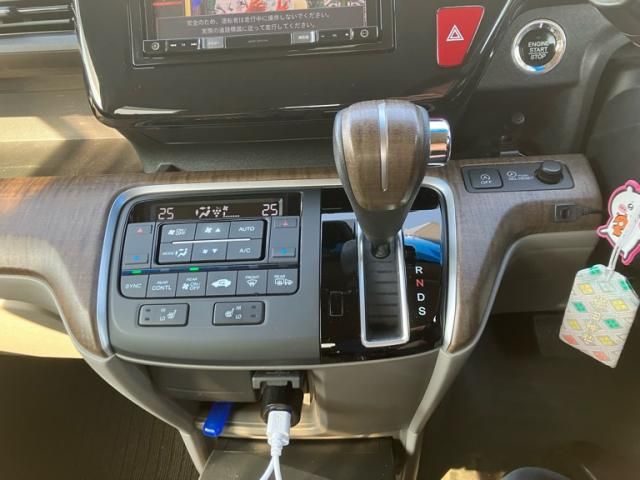 HONDA STEPWAGON 2015 Image 31