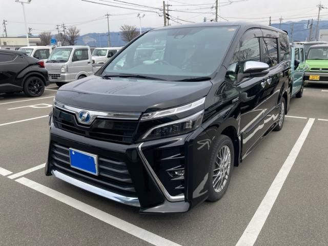 TOYOTA VOXY HYBRID 2018 Image 31